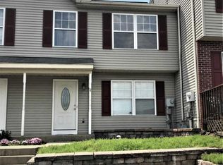 2 Red Tail Ct, Hamburg, PA