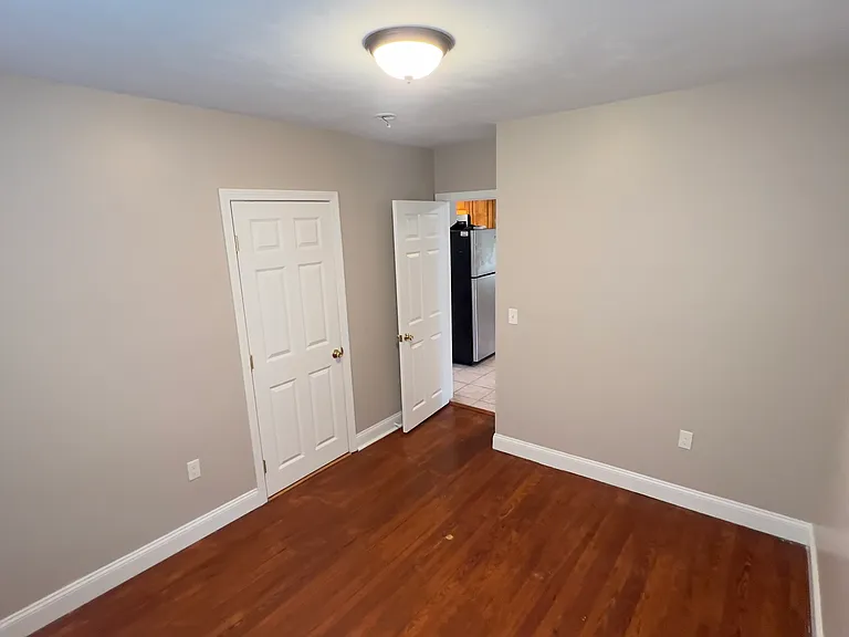 27 Ayr St #2 — Photo 8