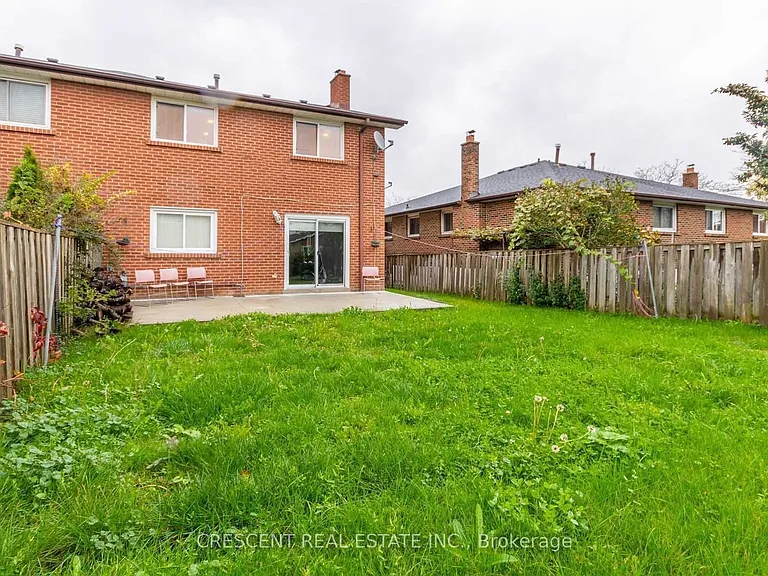 4036 Dunmow Cres #UPPER — Photo 20