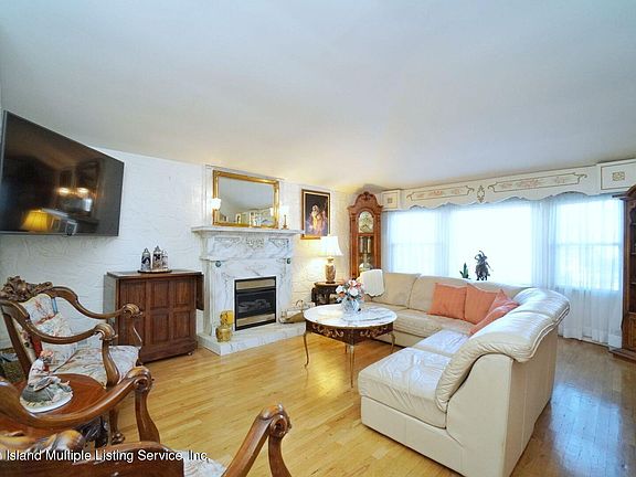 5th image of 28 Elie Ct