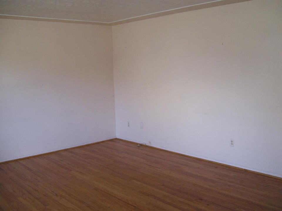 2nd image of 85 Sierra Ave