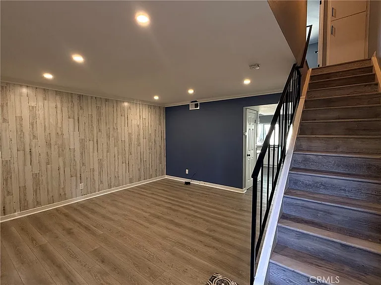 228 N Kodiak St #C — Photo 2