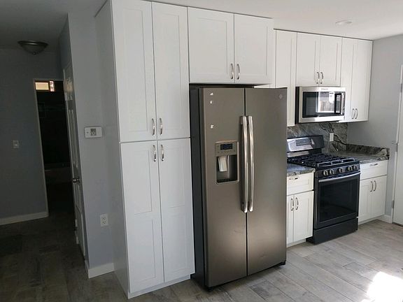 4th image of 6121 Horton Dr
