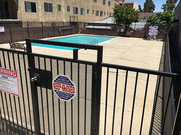 5th image of 719 N Eucalyptus Ave #3
