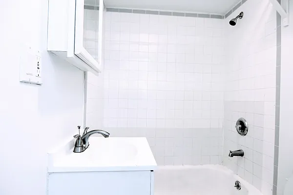 Rented by HOLTON REAL ESTATE INC. | media 14