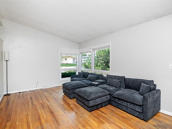 3rd image of 2507 E Tiffin Ave