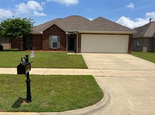 366 Country Club Dr, Wetumpka, AL 36092