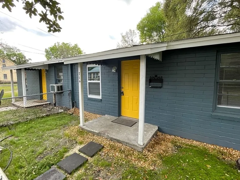 714 NW 8th St — Photo 3
