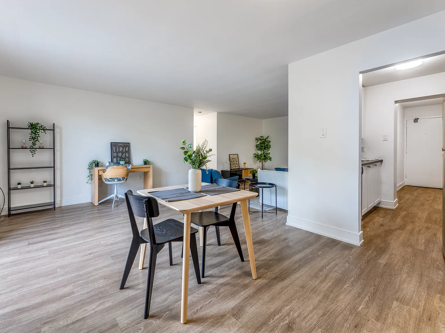 520 Mornington Avenue — Photo 3