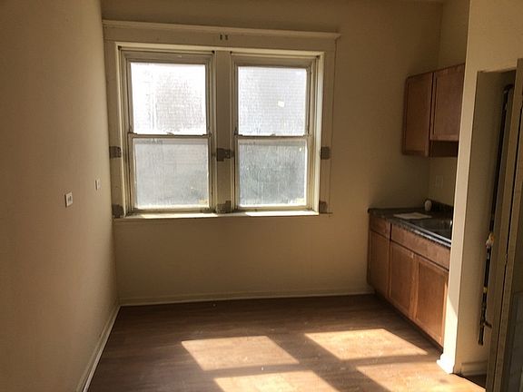 4th image of 1543 N Keating Ave
