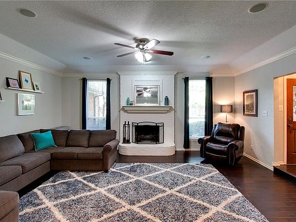 2nd image of 7841 Miracle Ln