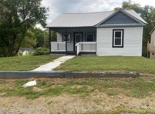 703 Stage St NW, Lenoir, NC 28645