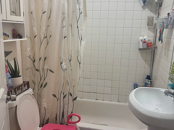 5th image of 29 Westervelt Pl APT 2