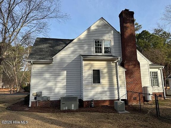 2nd image of 908 Timberlake Drive NW