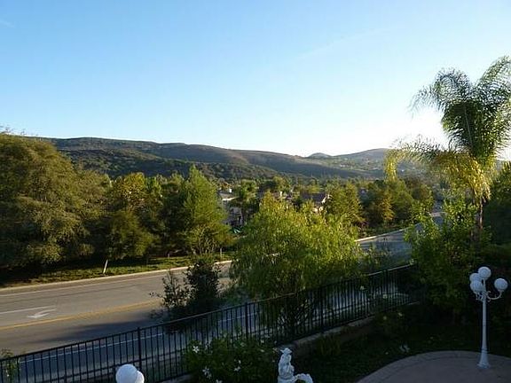 4th image of 2974 Florentine Ct