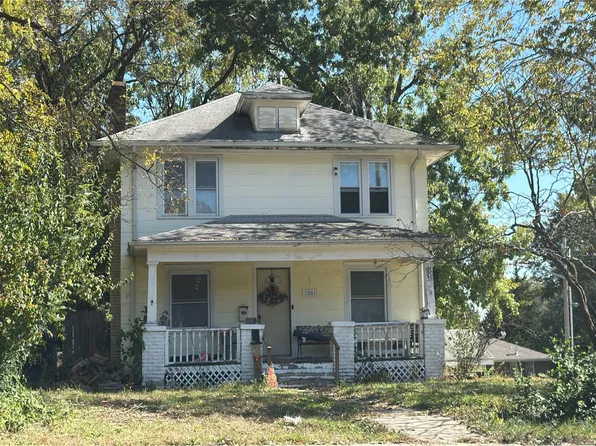 1001 E College St, Independence, MO 64050