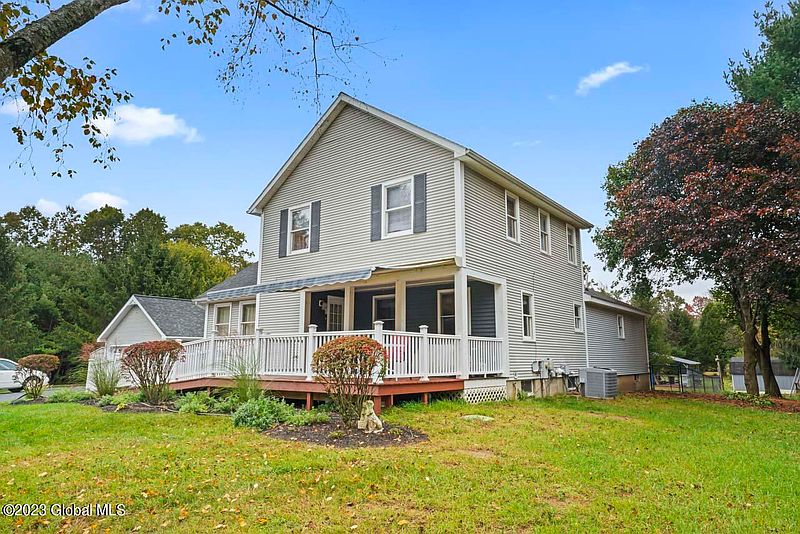3rd image of 179 Northern Pines Road