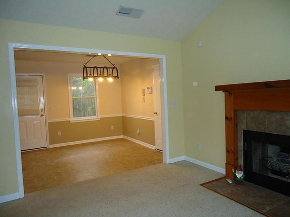 4th image of 239 Lee Road 885