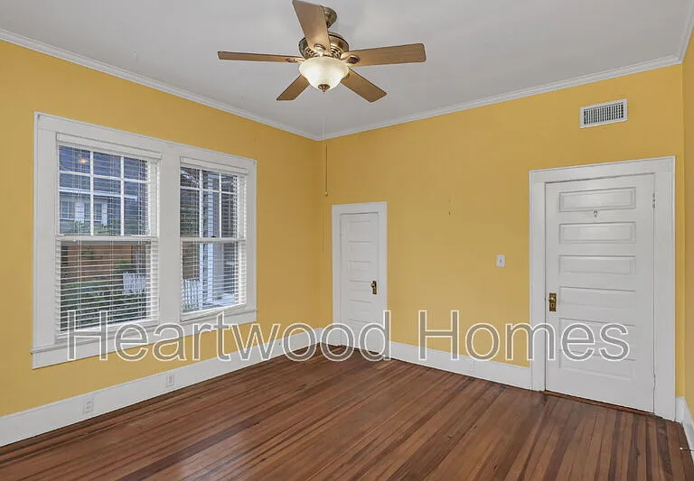 2417 Clark St #B — Photo 31