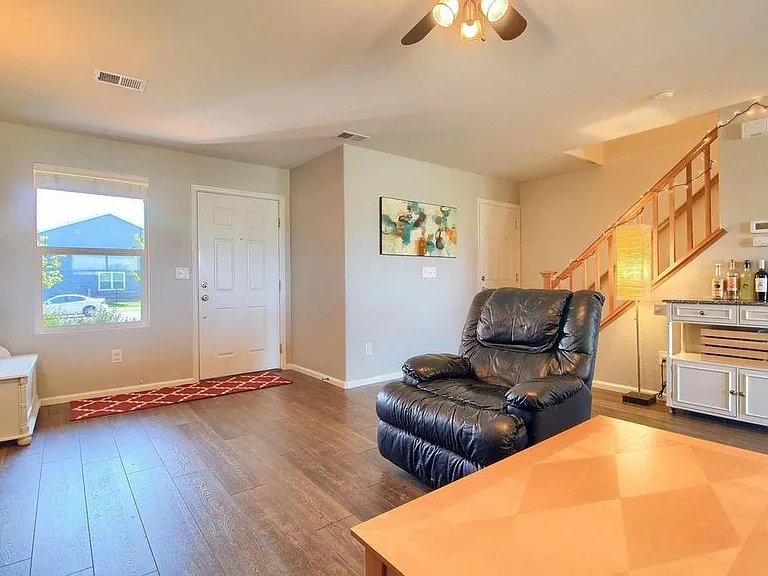 424 Montgomery Dr #TOWNHOUSE — Photo 11
