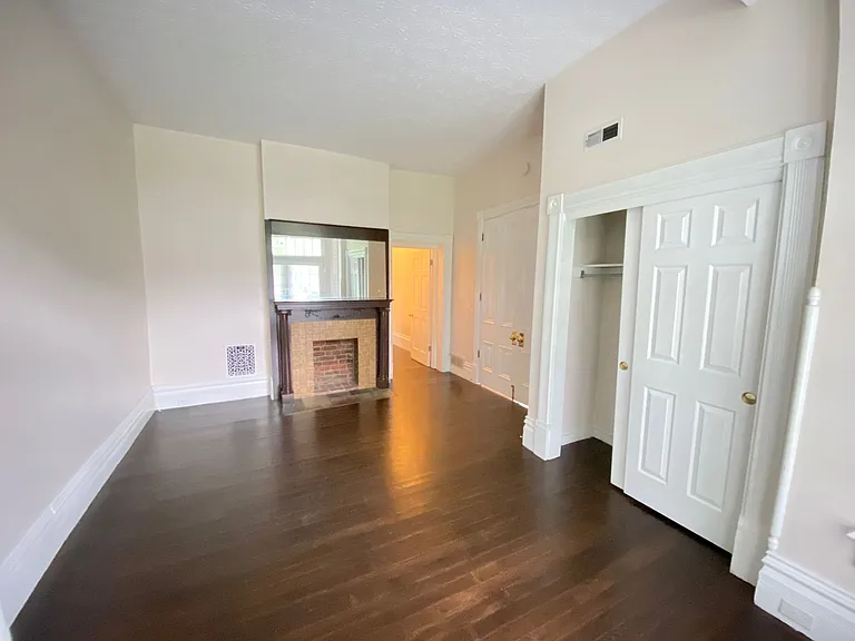 Dennison Ave 877 NCR — Photo 22