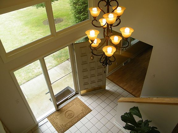 5th image of 9041 Old Meadow Dr