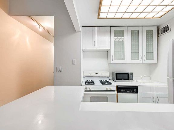 4th image of 159 Madison Ave APT 11-I