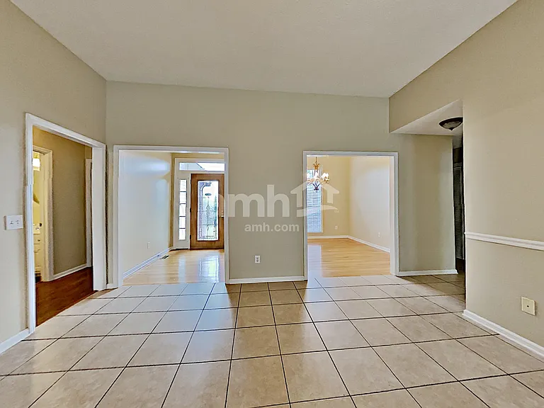 201 Fox Hunt Ln — Photo 6