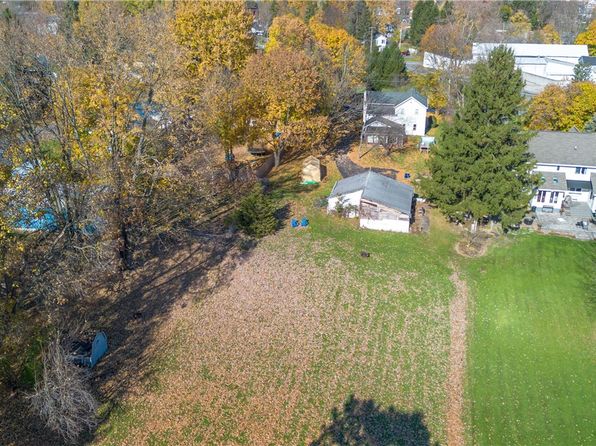 12 E River St, Waterloo, NY 13165