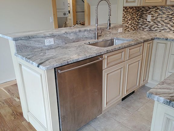 4th image of 66 Province St #2