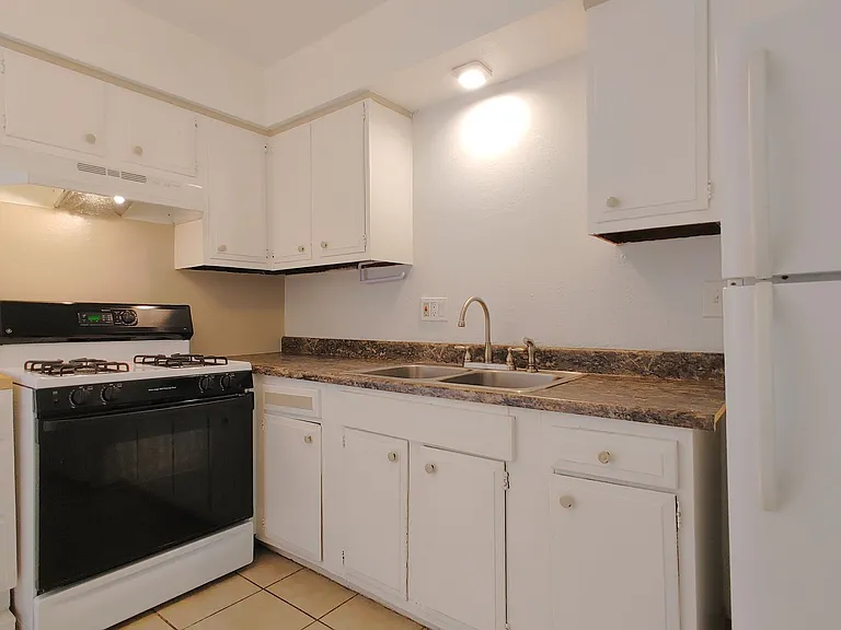 3440 Eastern Ave SE — Photo 4