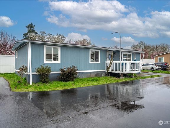 3rd image of 210 37th St SE Trailer 84