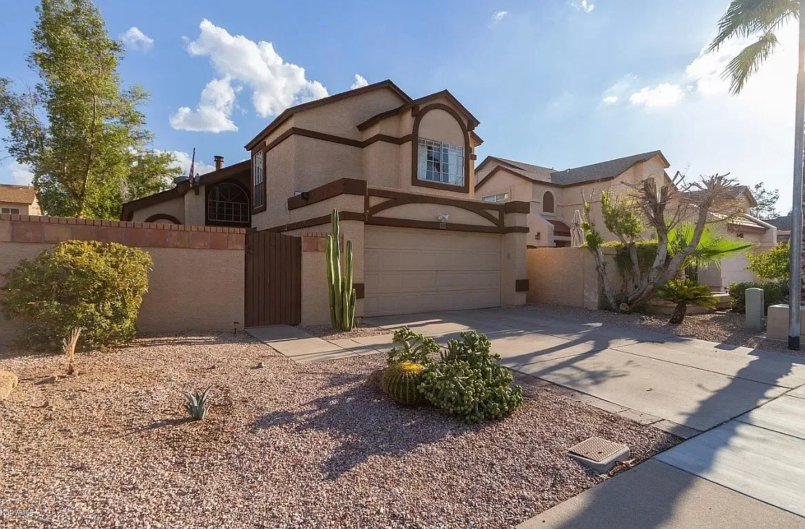 3 bed, 2.5 bath, 1780 sqft, $2,350 — Photo 1
