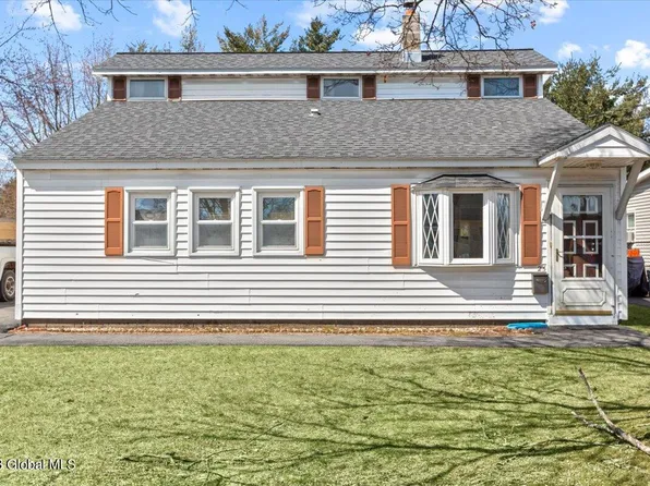 25 Miracle Lane, Loudonville, NY 12211