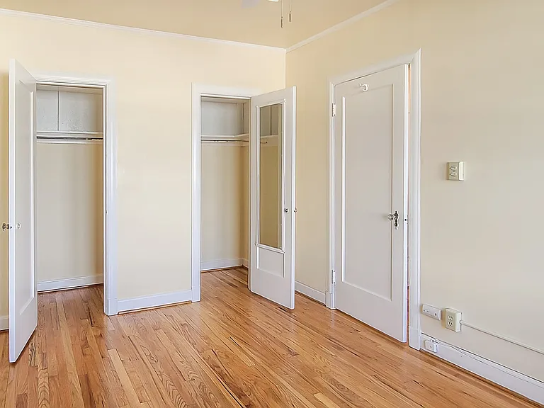 Rena Villa - Portland Oregon - One Bedroom - Bedroom