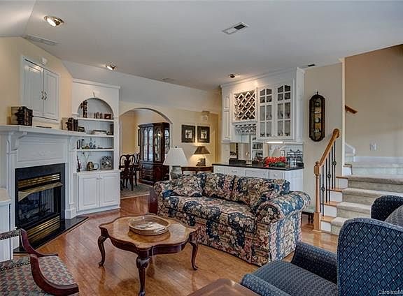 3rd image of 2969 Elder Ct