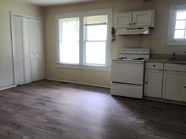 319 Smith Ave #3 — Photo 5