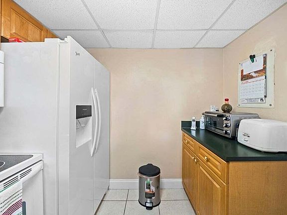 5th image of 9310 Fountainbleau Boulevard #308