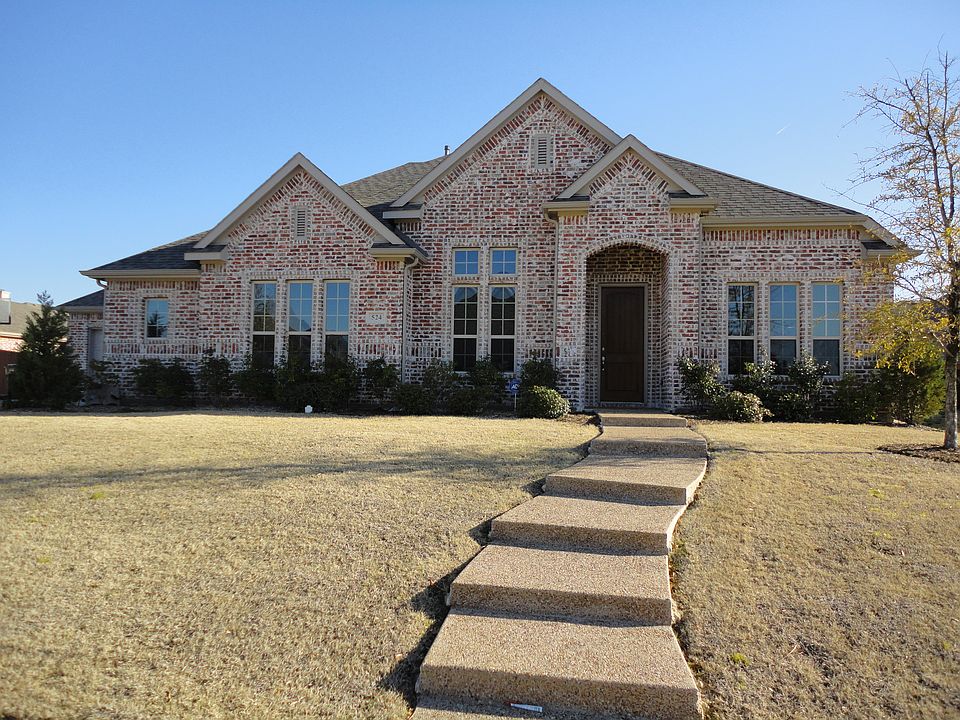1st image of 524 Chalk Hill Ln