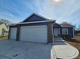 1237 S Sontag Cir, Derby, KS 67037