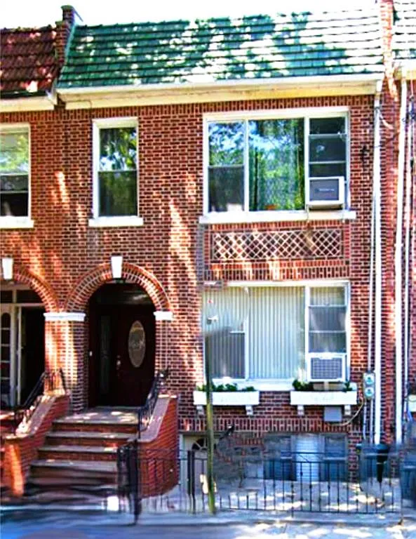 26 Parrott Pl photo 1