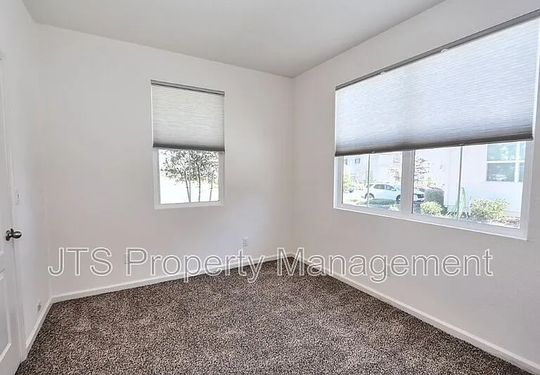 3217 Sunny Gate Ln — Photo 46