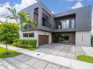 10082 NW 77th St, Doral, FL 33178