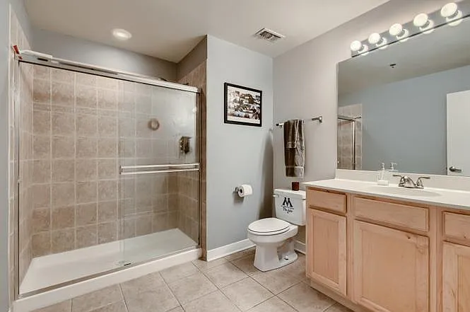 1 S Leavitt St #307 — Photo 17