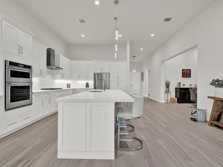 138 SE Palma St — Photo 12