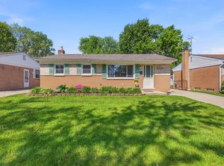 33753 Cheryl St, Clinton Township, MI 48035