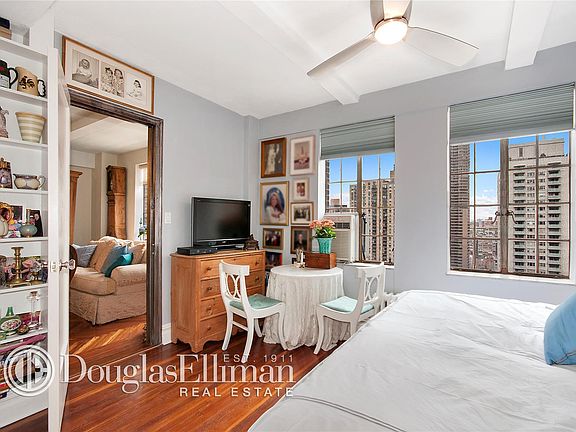 3rd image of 320 E 42nd St APT 2112