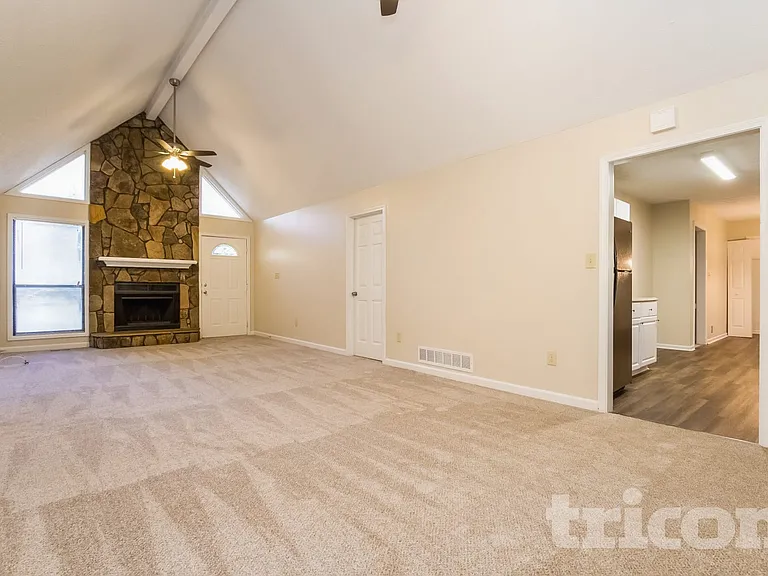 4251 Cary Dr — Photo 2