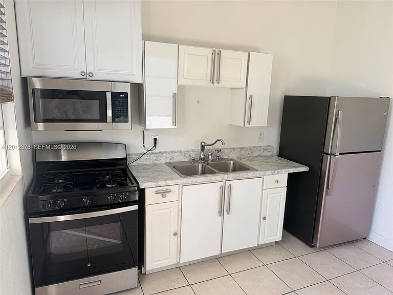 3620 NW 19th St #3 — Photo 3