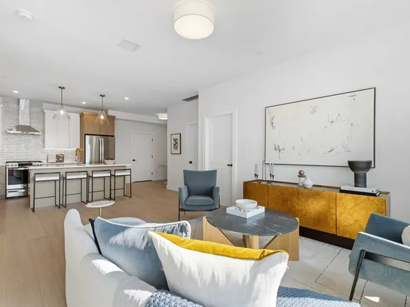 28 Geneva St #205R, Boston, MA 02128